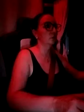 Snapshot of cuplubijoanna chatting on 12.18.25 cuplubijoanna online show from 12.18.25