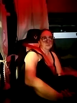 Snapshot of cuplubijoanna chatting on 12.23.25 cuplubijoanna online show from 12.23.25