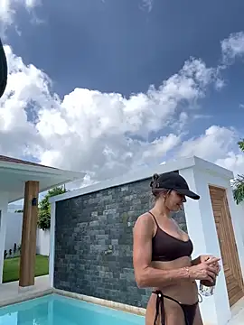 Snapshot of JuicyFruits93 chatting on 11.09.25 JuicyFruits93 online show from 11.09.25