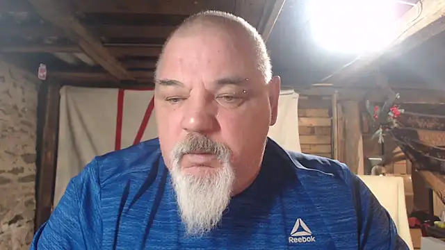 Newfiesausage1972 online show from 02.07.26