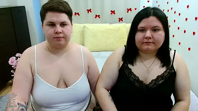 BeckyAndHellen online show from 11.06.25