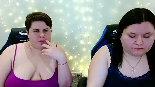 Snapshot of BeckyAndHellen chatting on 01.31.26 BeckyAndHellen online show from 01.31.26