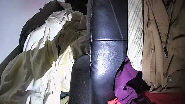 Snapshot of MartaMoon96 chatting on 10.28.25 MartaMoon96 online show from 10.28.25