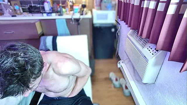 Snapshot of savageconfidence chatting on 10.31.25 savageconfidence online show from 10.31.25