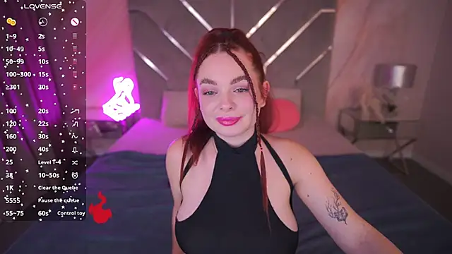 Snapshot of CarolinaDia chatting on 03.22.25 CarolinaDia online show from 03.22.25