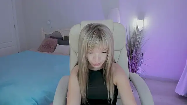 Eva Rosec online show from 09.13.25