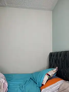 Snapshot of Yaumiko chatting on 04.15.26 Yaumiko online show from 04.15.26
