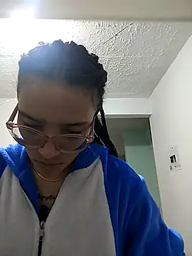Snapshot of Yaumiko chatting on 04.16.26 Yaumiko online show from 04.16.26