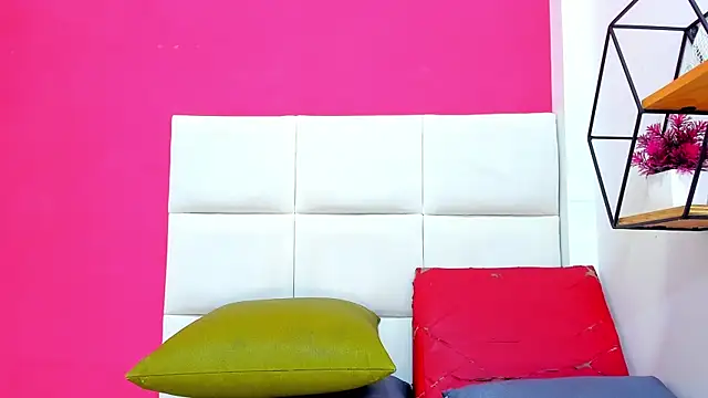 Snapshot of malu_horny_69 chatting on 12.03.24 malu horny 69 online show from 12.03.24