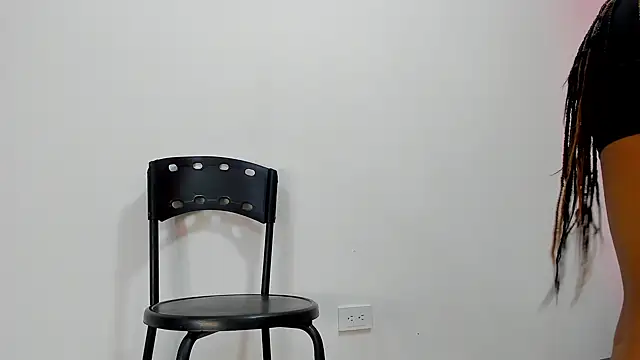 Snapshot of malu_horny_69 chatting on 12.04.24 malu horny 69 online show from 12.04.24