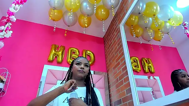 Snapshot of malu_horny_69 chatting on 12.06.24 malu horny 69 online show from 12.06.24