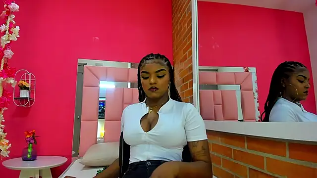 Snapshot of malu_horny_69 chatting on 12.09.24 malu horny 69 online show from 12.09.24