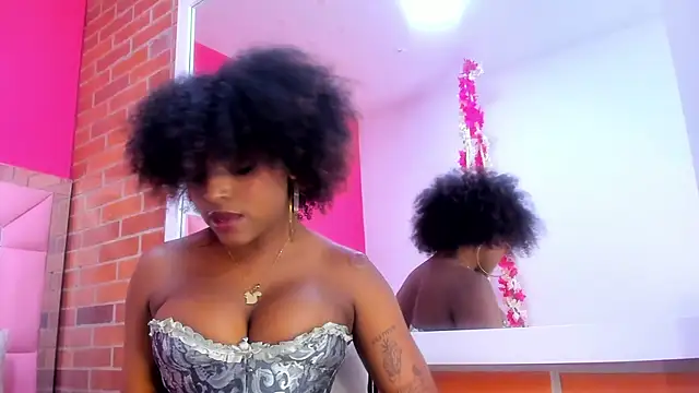 Snapshot of malu_horny_69 chatting on 03.05.25 malu horny 69 online show from 03.05.25