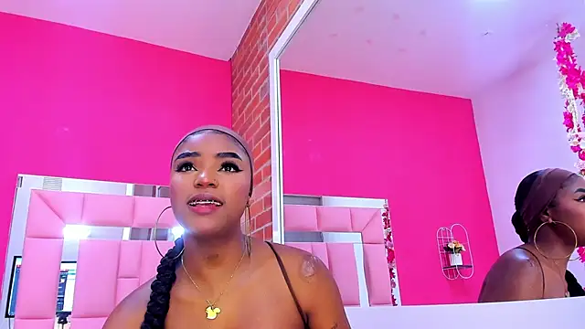 Snapshot of malu_horny_69 chatting on 03.19.25 malu horny 69 online show from 03.19.25