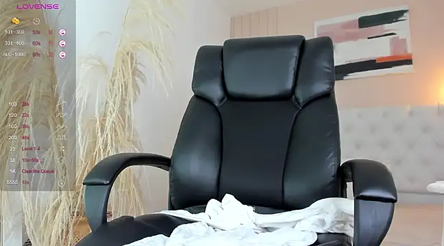 LOISE-XX online show from 01.18.25