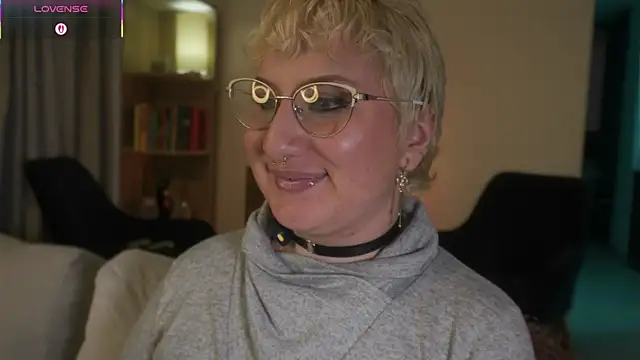 Ximenna Cruz online show from 12.03.25