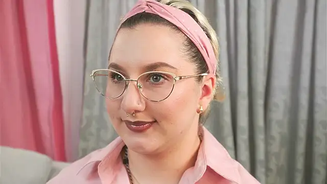 Ximenna Cruz online show from 04.01.26