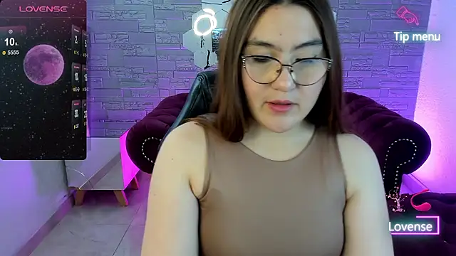 Snapshot of conniejames_m chatting on 02.12.26 conniejames m online show from 02.12.26