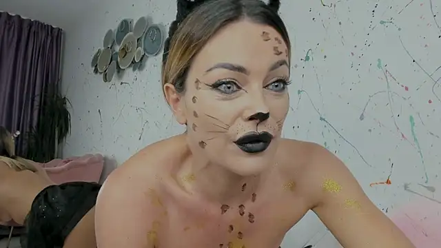 Snapshot of sonia_esd chatting on 10.30.25 sonia esd online show from 10.30.25