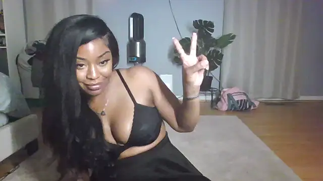 Snapshot of PenelopeZea chatting on 12.29.24 PenelopeZea online show from 12.29.24