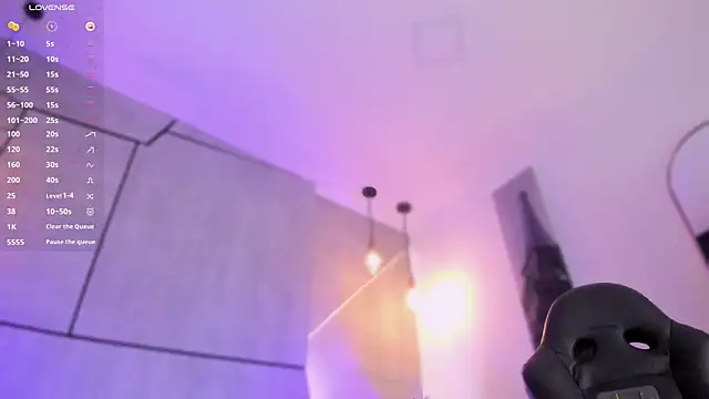 Snapshot of danii_hill_ chatting on 02.08.25 danii hill online show from 02.08.25