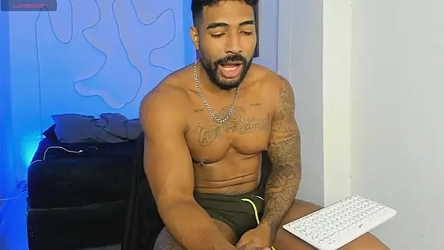 Snapshot of Xander_Str0ng chatting on 11.03.25 Xander Str0ng online show from 11.03.25