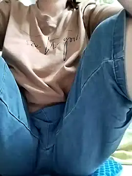 Snapshot of Mie610 chatting on 12.12.24 Mie610 online show from 12.12.24