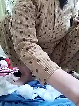 Snapshot of Mie610 chatting on 01.05.25 Mie610 online show from 01.05.25