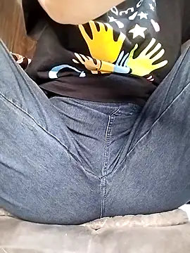 Snapshot of Mie610 chatting on 03.13.25 Mie610 online show from 03.13.25