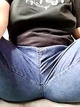 Snapshot of Mie610 chatting on 10.15.25 Mie610 online show from 10.15.25