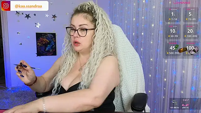 misskaassandraa online show from 12.25.24