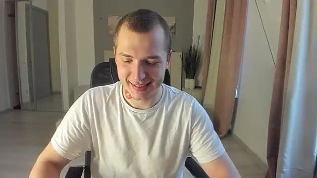 Snapshot of HARDIN_STEWART chatting on 02.22.25 HARDIN STEWART online show from 02.22.25