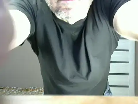 Snapshot of HarrySnake chatting on 01.10.25 HarrySnake online show from 01.10.25