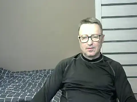 Snapshot of HarrySnake chatting on 02.07.25 HarrySnake online show from 02.07.25