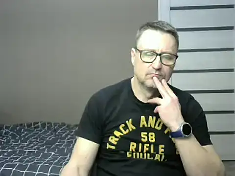 Snapshot of HarrySnake chatting on 02.09.25 HarrySnake online show from 02.09.25