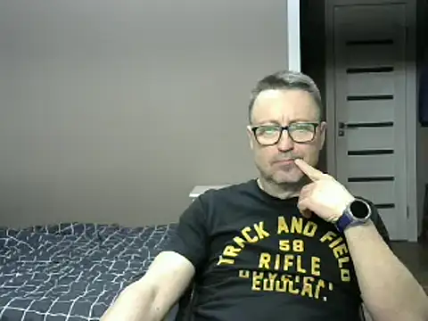 Snapshot of HarrySnake chatting on 02.09.25 HarrySnake online show from 02.09.25