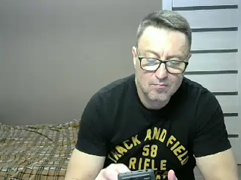 Snapshot of HarrySnake chatting on 02.10.25 HarrySnake online show from 02.10.25