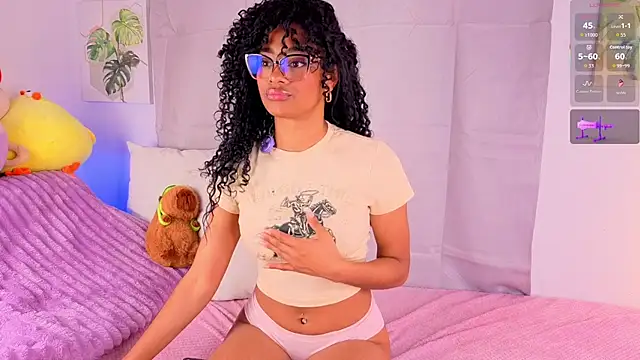 Snapshot of Heily_Fox chatting on 11.13.25 Heily Fox online show from 11.13.25