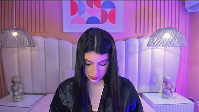 Snapshot of aria_greco chatting on 09.09.25 aria greco online show from 09.09.25