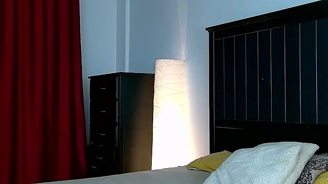 Snapshot of Yanira_Muslim chatting on 11.07.25 Yanira Muslim online show from 11.07.25