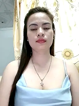 NgocQuyen2K online show from 02.13.25
