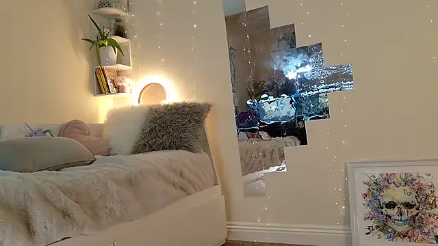 KatBigBum online show from 01.25.25