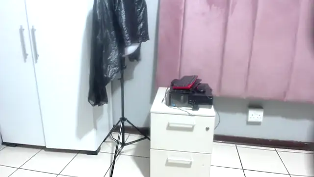 Snapshot of Mochabae chatting on 09.29.25 Mochabae online show from 09.29.25