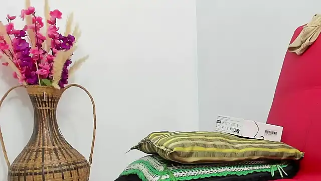 Latin Mature975 online show from 10.10.25