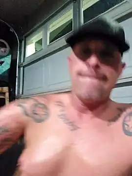 Snapshot of LongandEasy77 chatting on 11.15.25 LongandEasy77 online show from 11.15.25