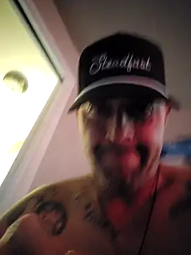 Snapshot of LongandEasy77 chatting on 11.17.25 LongandEasy77 online show from 11.17.25