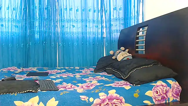 Snapshot of Hot_Sharks_ chatting on 10.14.25 Hot Sharks online show from 10.14.25