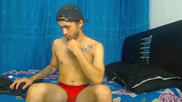 Snapshot of Hot_Sharks_ chatting on 10.30.25 Hot Sharks online show from 10.30.25