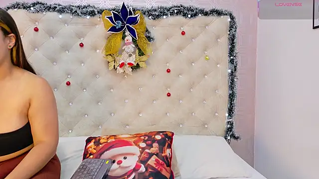 Sara Desire online show from 11.28.25