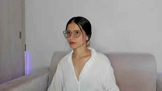 Lilacutte  online show from 02.09.25